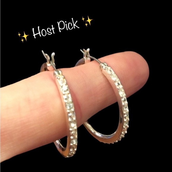 Jewelry - 🎉HP🎉 Silver & Crystal Hoop Earrings